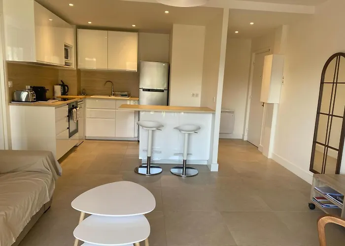 F2 Centre Lit 180 Parking Gratuit