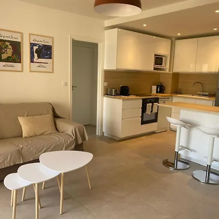 F2 Centre Lit 180 Parking Gratuit دوفييل